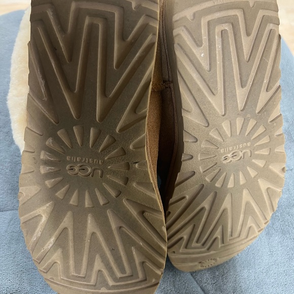 Uggs classic short boots in original tan&beige shearling  inside women’s size 10 - Picture 3 of 5